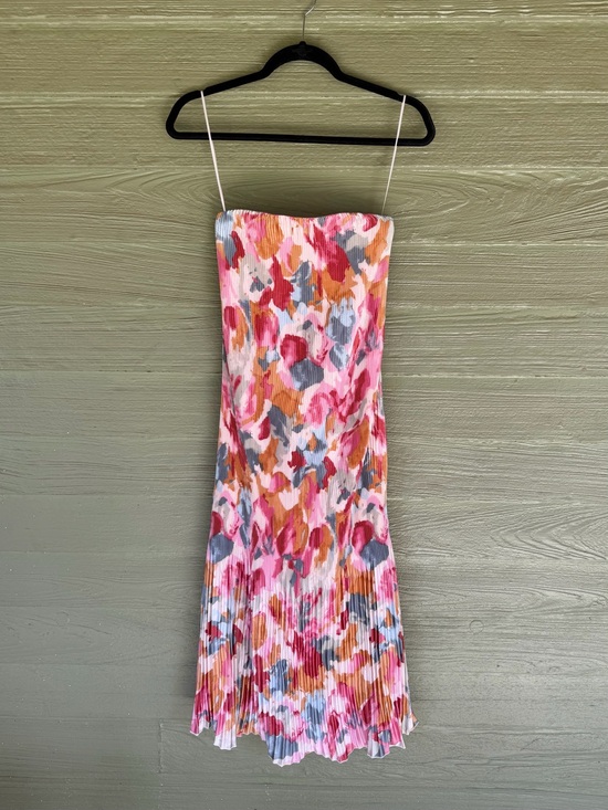 Abercrombie & Fitch Dresses & Skirts - The A&F Giselle Pleat Release Midi Dress in Pink Pattern